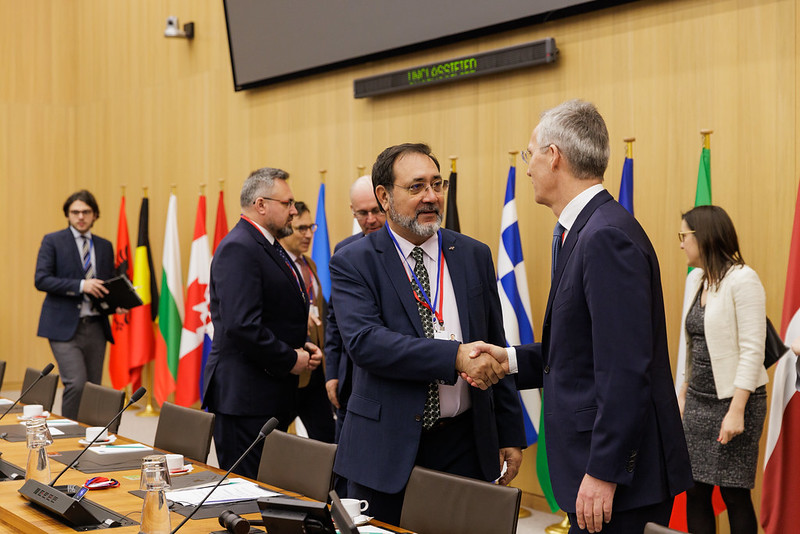Alături de Jens Stoltenberg, Secretar General NATO